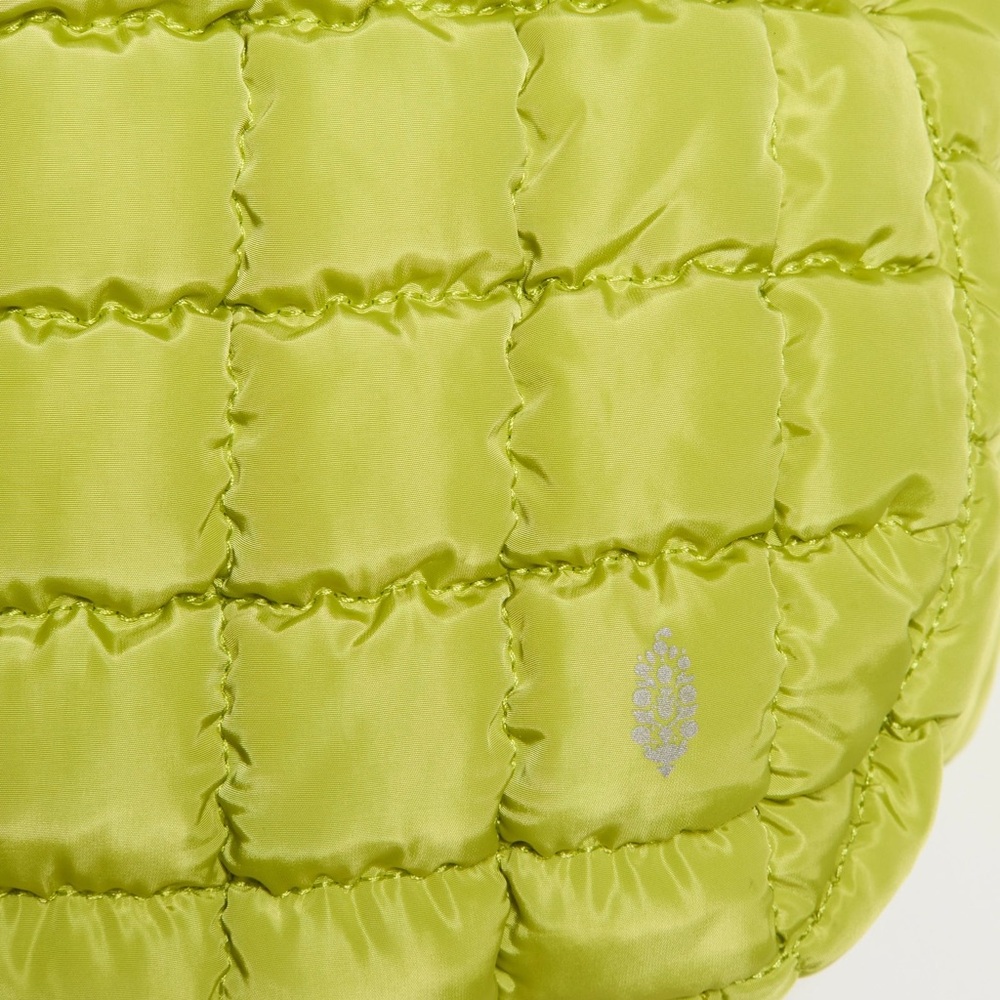 NWT Free People Movement Quilted Carryall Puffer Bag in Color Honeydew - Picture 4 of 6